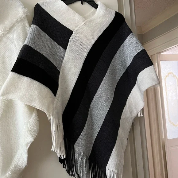 Two Piece PONCHO - Picture 4 of 14